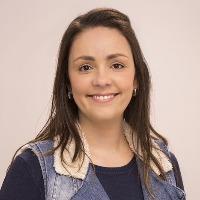 Dr Amanda Dupas de Matos staff profile picture